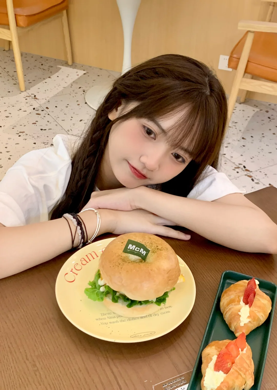面包店少女🥯