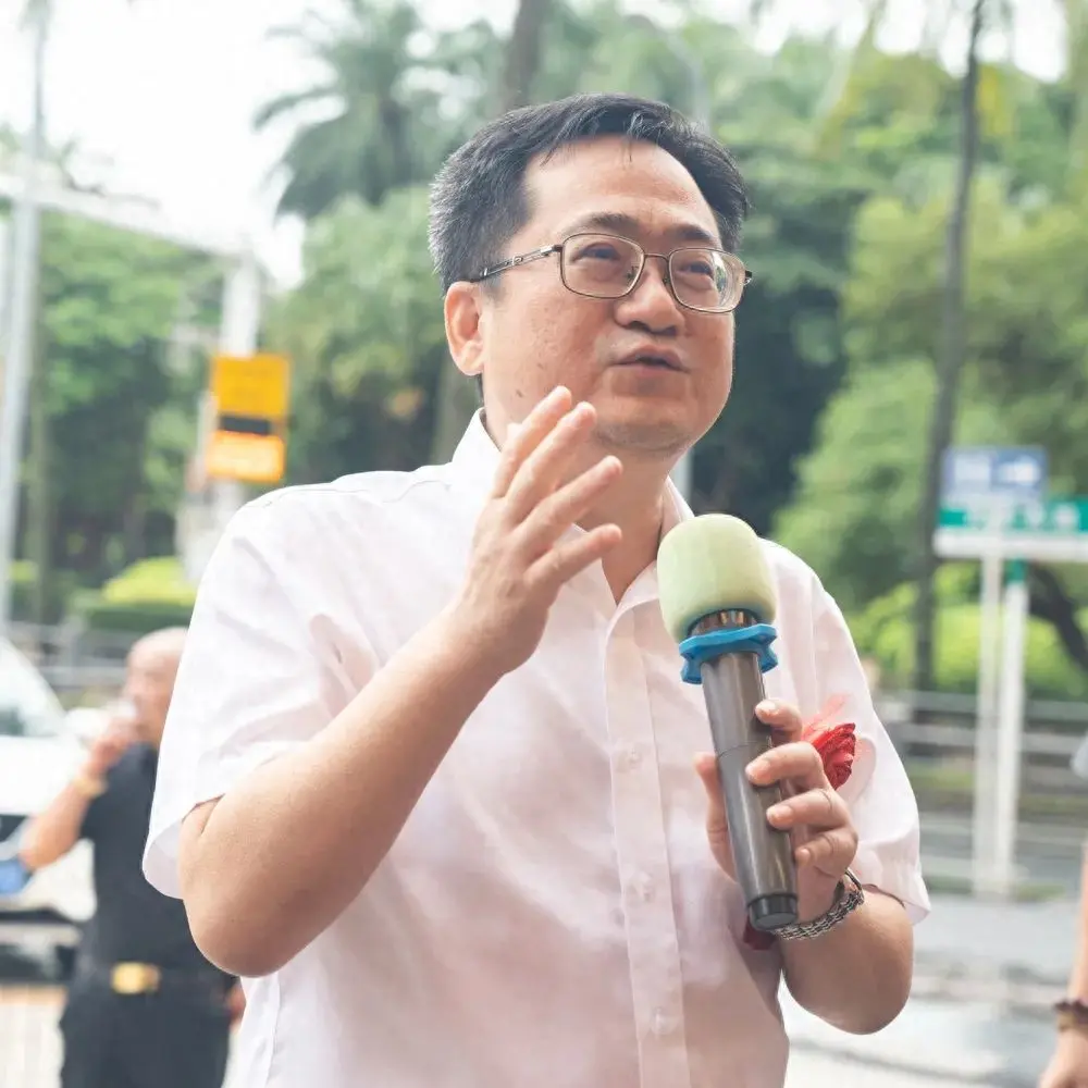 博物馆馆长万放生主持庆典仪式海南省旅文厅博物馆一级调研员谢武扬致辞