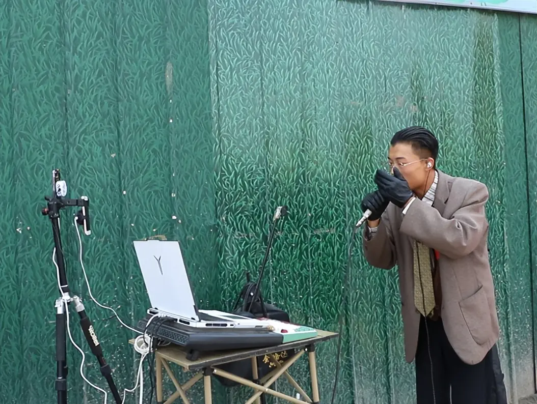 因翻唱歌曲《诺言》而走红的郭有才，还是惹了麻烦，词作者发声了