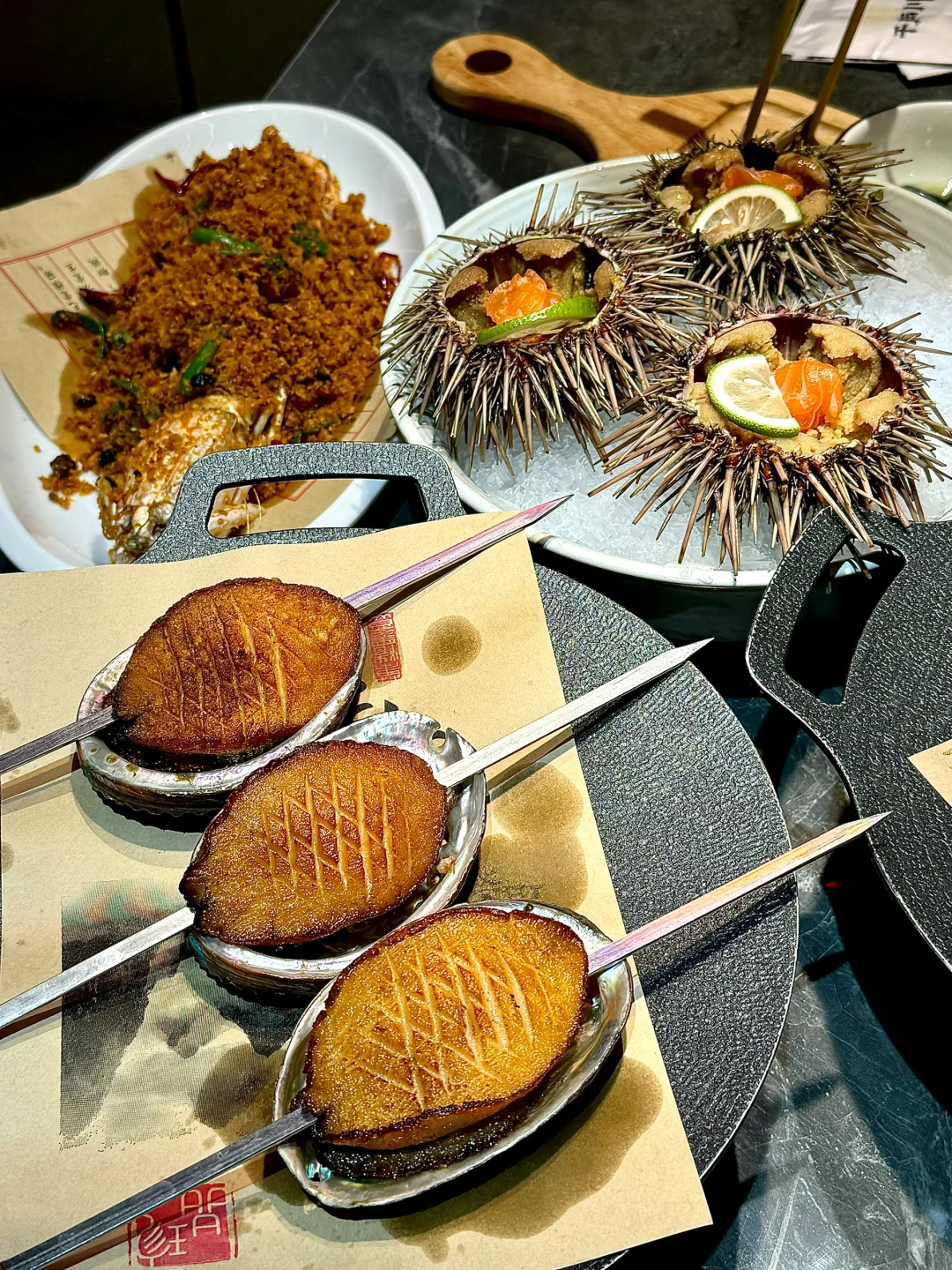 大连的！！烧烤店里的宫后烤鱼真的绝！！