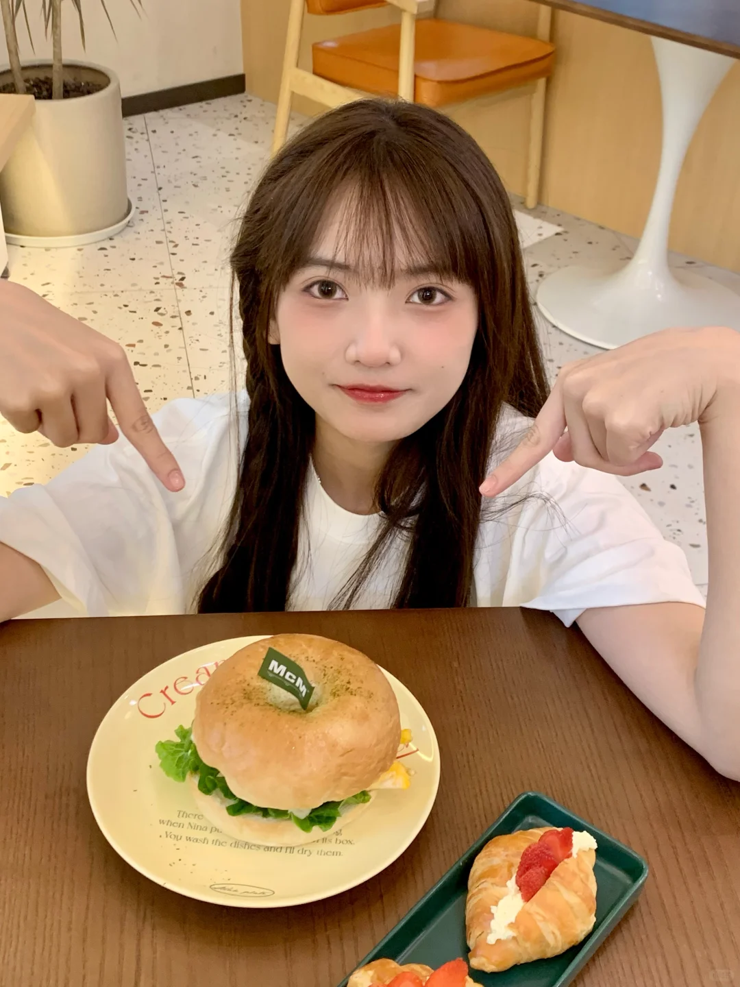 面包店少女🥯