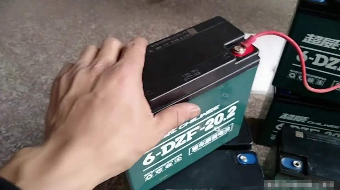 怎样购买电动车电池