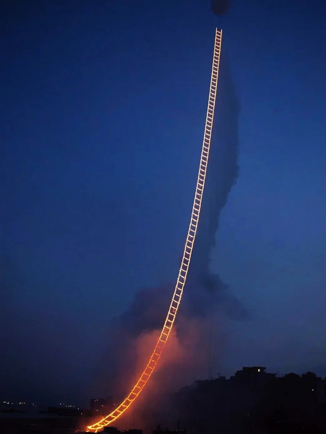 秒懂:蔡国强天梯烟花秀