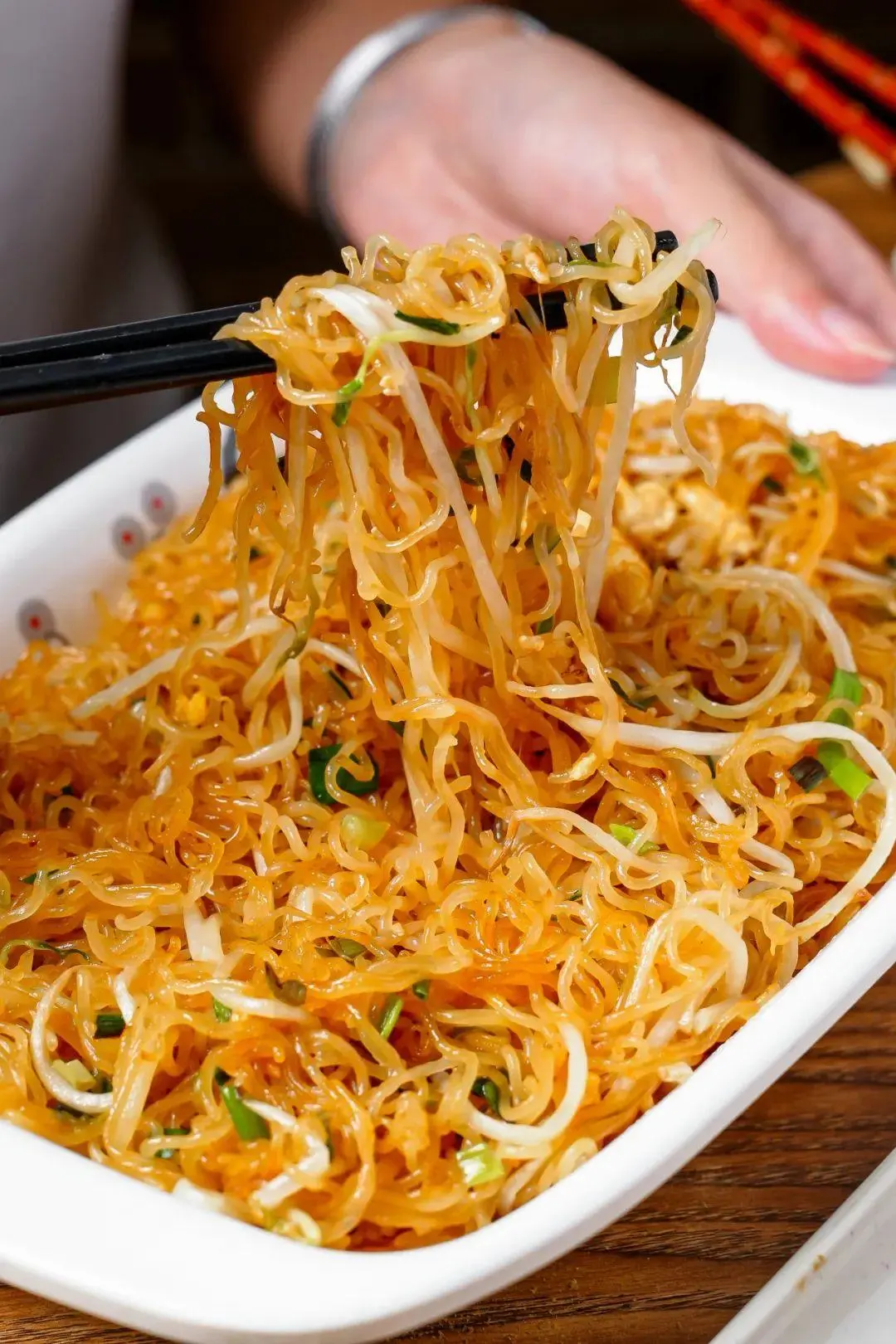 作为碳水脑怎么少得了快乐主食呢！十分有镬气的炒米粉，好吃到光盘还要