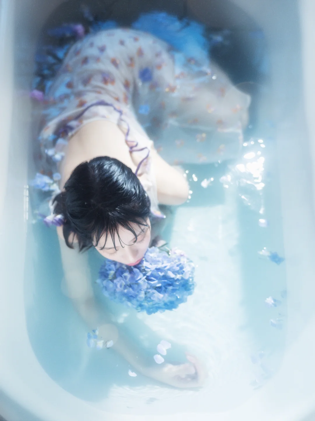 梦境重生，浴缸里的鱼与水之寓言