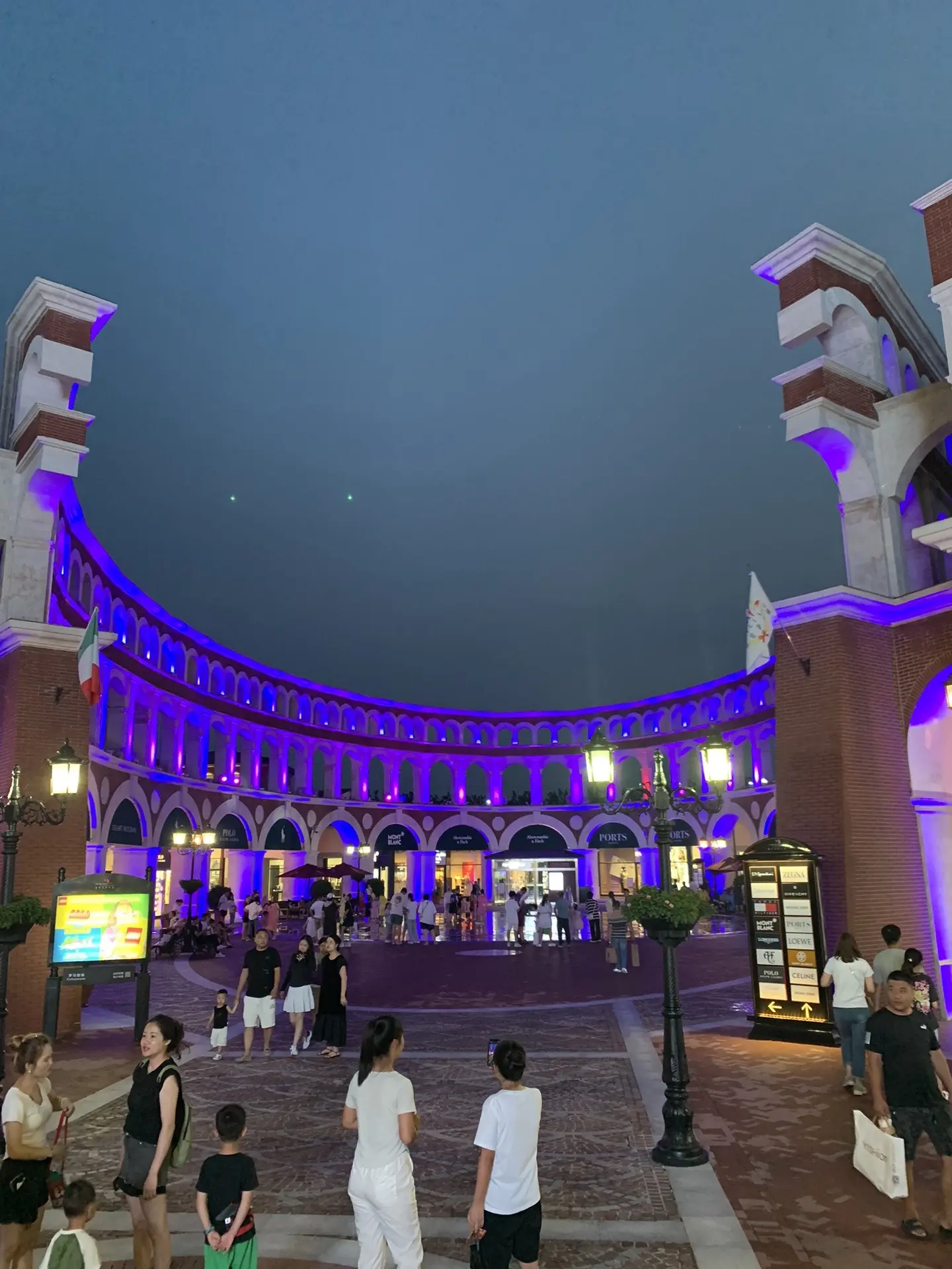 弗洛伦萨小镇京津奥莱