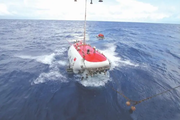 蛟龙号完成深海羽流絮凝实验